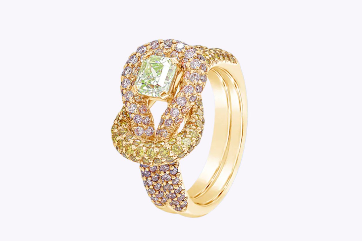 GIA Certified 0.70 Carat Green Diamond Intertwined Knot Fashion Ring in Rose Gold