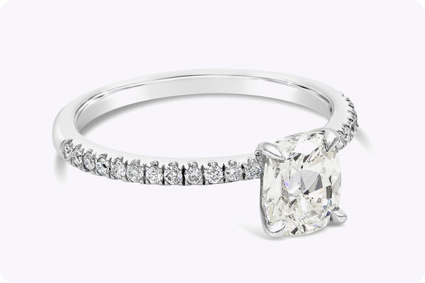 1.10 Carats Cushion Cut Diamond Engagement Ring in Platinum