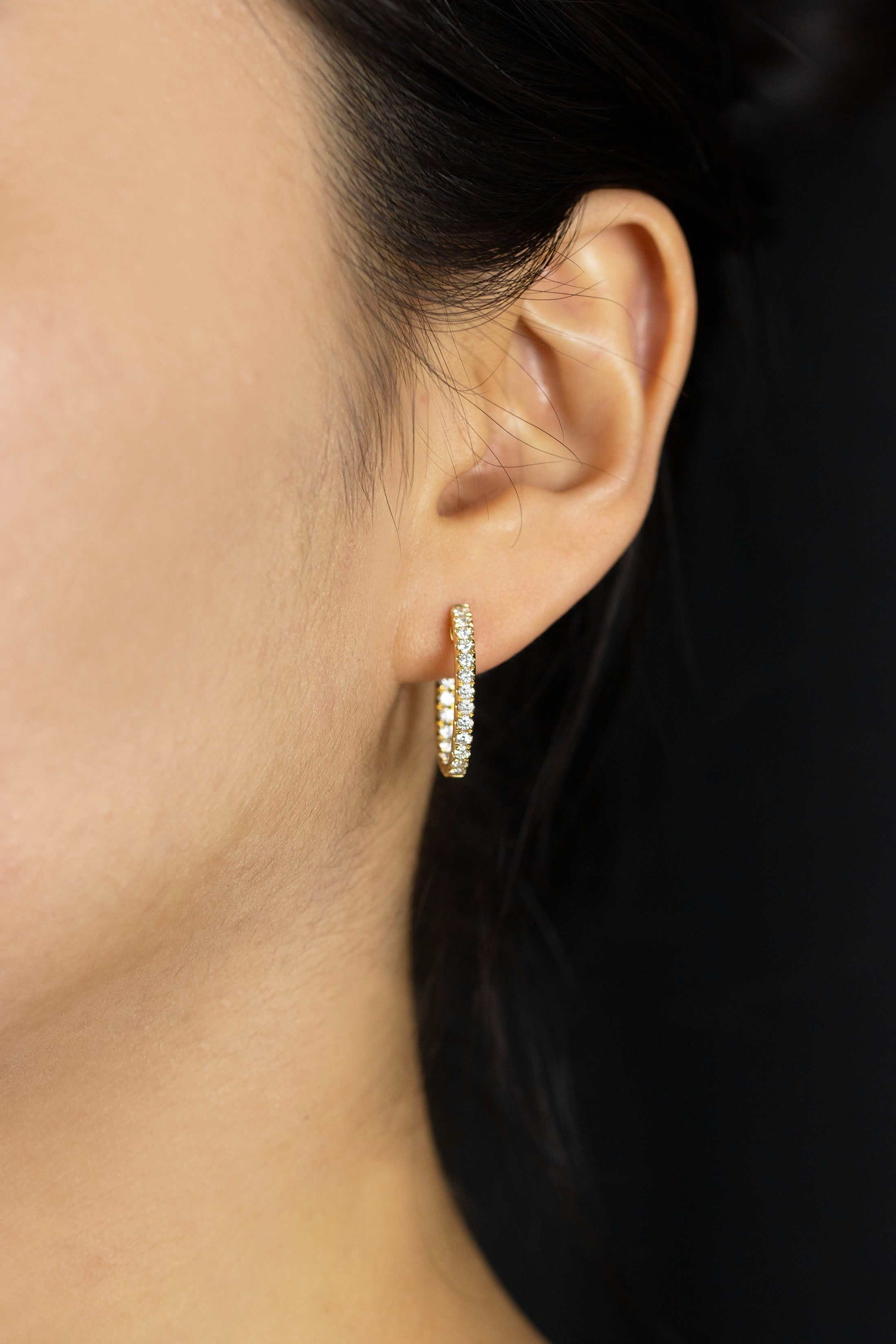 0.91 Carats Total Brilliant Round Diamond Hoop Earrings in Yellow Gold