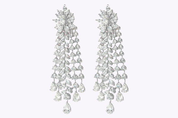 27.01 Carats Total Mixed-Cut Diamond Chandelier Drop Earrings in White Gold