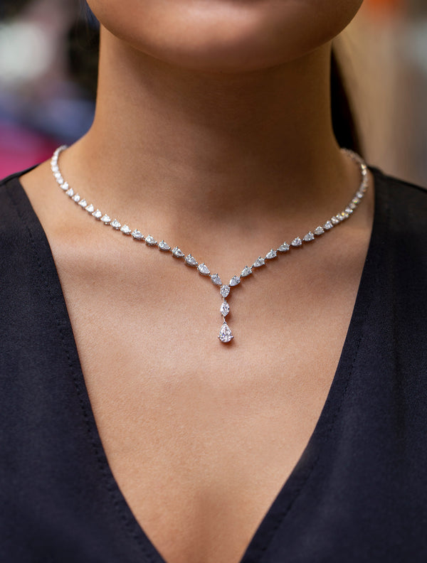 8.94 Carats Total Pear Shape Diamond Necklace in White Gold