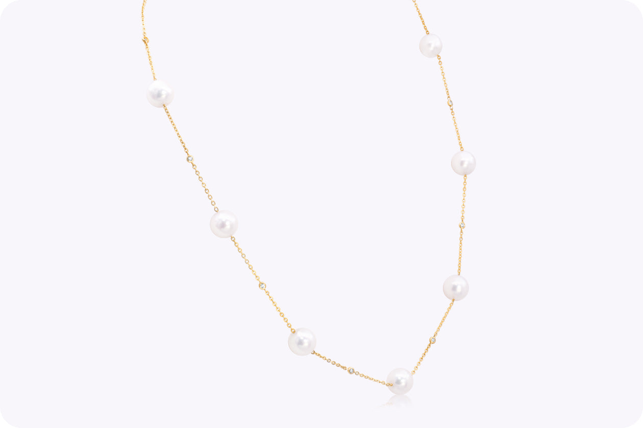 0.11 Carat Diamond & Akoya Japanese Pearl Necklace in Yellow Gold