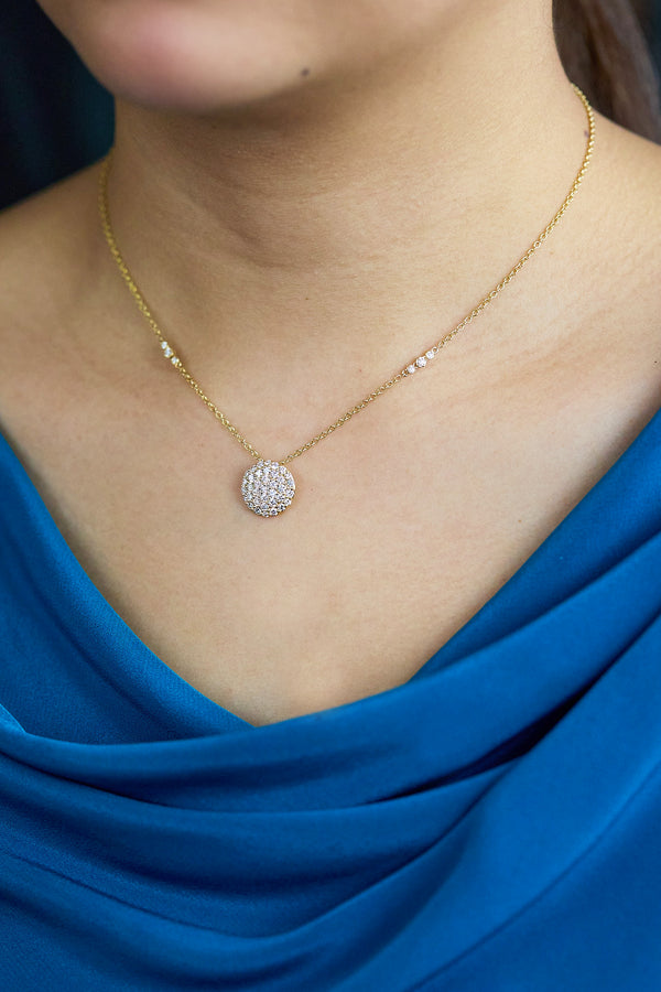 disc pendant necklace in yellow gold