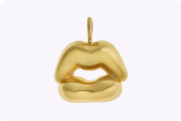 Voluptuous Lips Pendant in 18K 