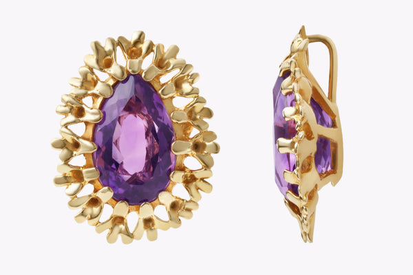 Regal 11.75-carat pear amethyst pendant necklace in yellow gold.