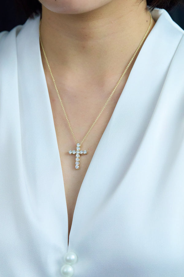 Diamond Cross Pendant Necklace in Yellow Gold