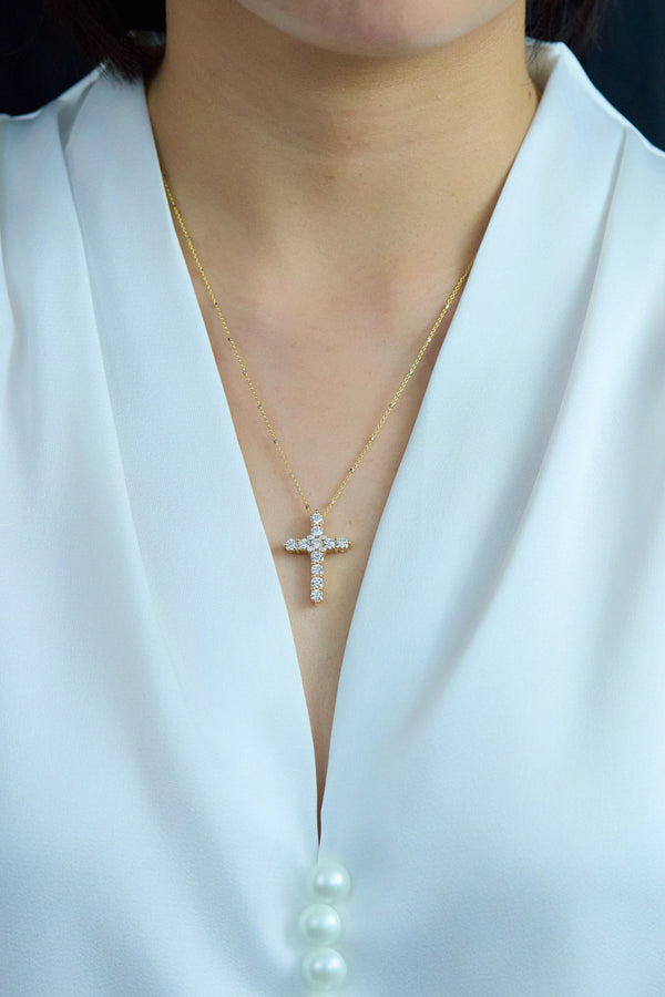 1.65 carat round brilliant cut diamond cross pendant necklace
