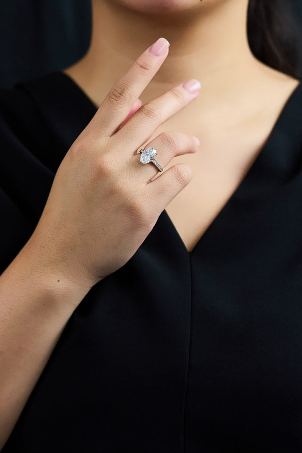 GIA Certified 3.61 Carats Oval Cut Diamond Engagement Ring in Platinum