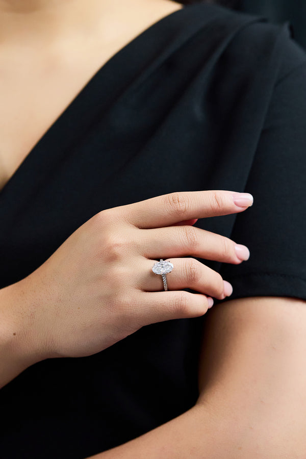 GIA Certified 3.61 Carats Oval Cut Diamond Engagement Ring in Platinum