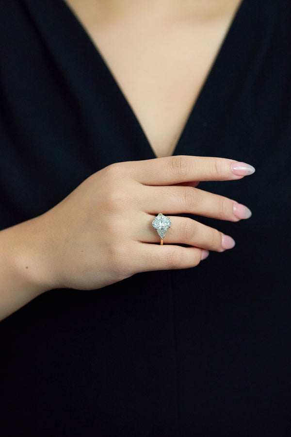  Oval Cut Diamond  Ring