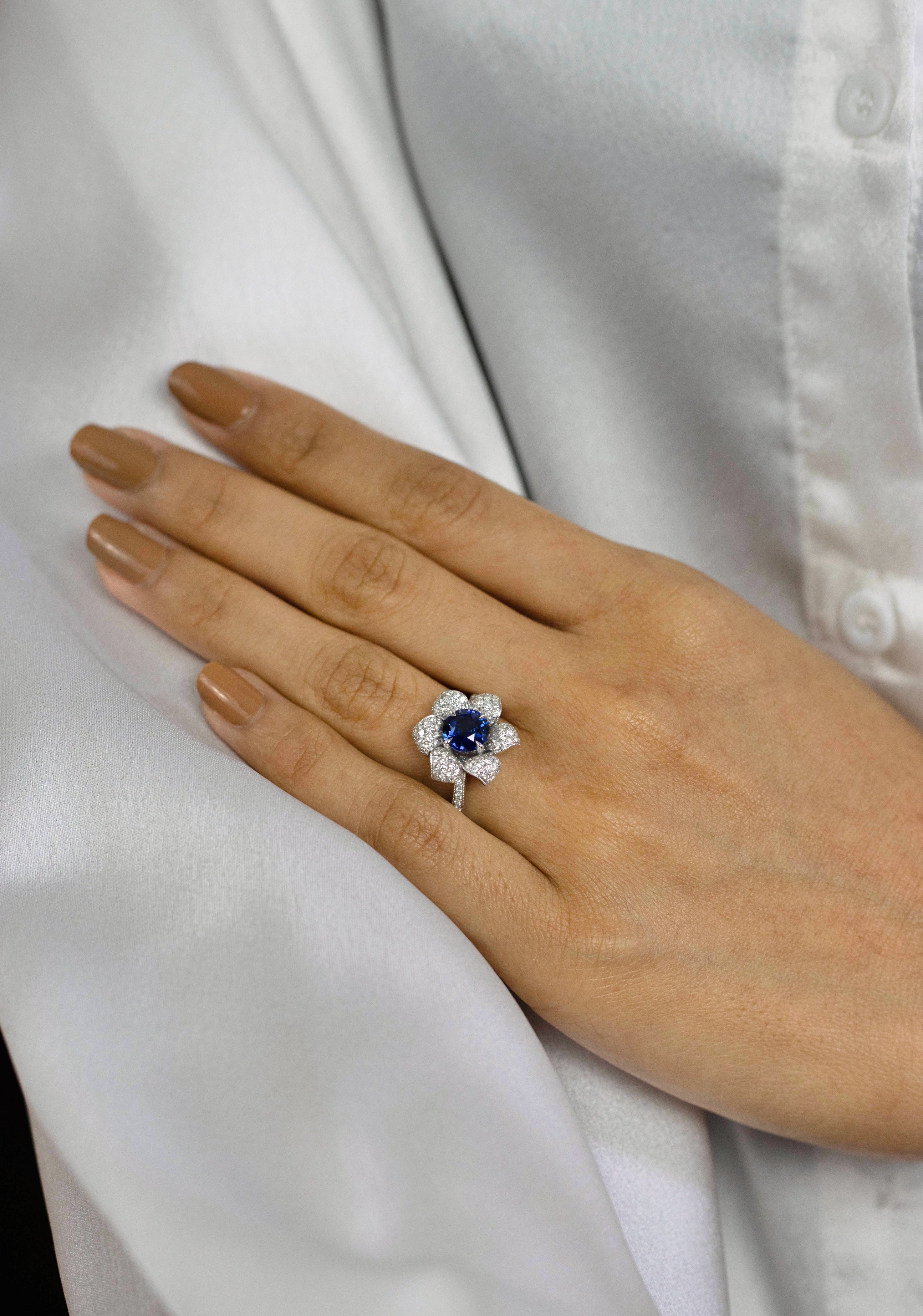 1.35 Carats Round Sapphire & Diamond Flower Ring in White Gold