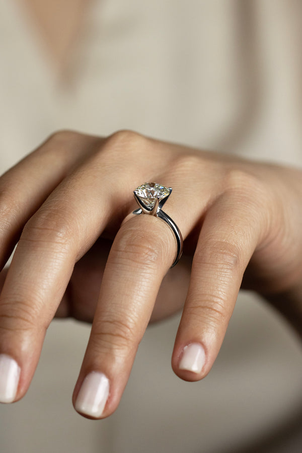 GIA Certified 3.68 Carats Round Brilliant Cut Diamond Solitaire Engagement Ring in White Gold