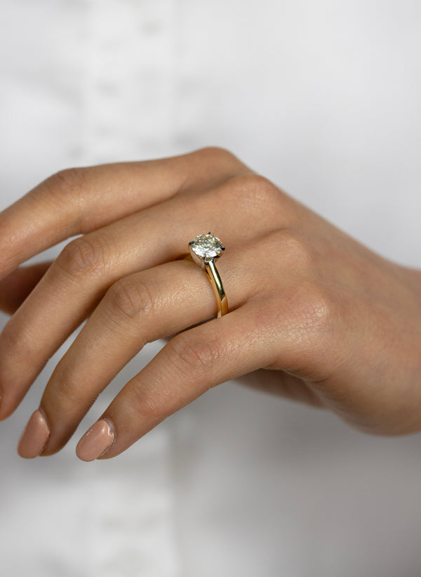 GIA Certified 1.57 Carats Round Brilliant Cut Diamond Solitaire Engagement Ring in Two-Tone Gold