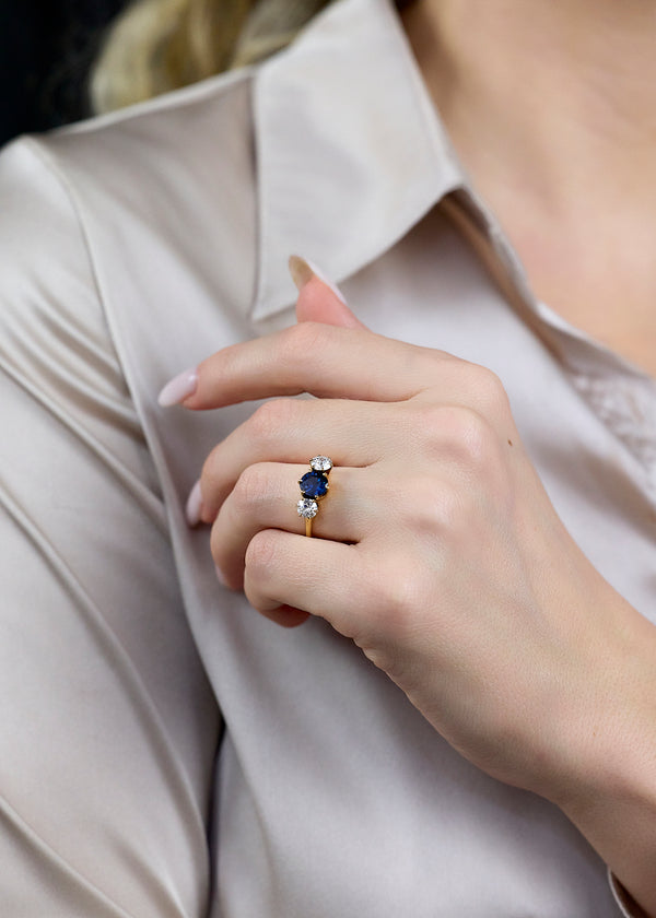GIA Certified 2.47 Carats Total Round Cut Teal Sapphire and Diamond Three-Stone Antique Engagement Ring in Yellow Gold