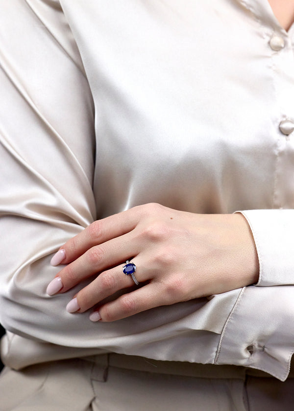 GIA Certified 3.84 Carats Blue Sapphire & Diamond Engagement Ring in Platinum