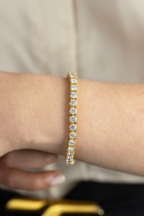 11.00 Caras Total Brilliant Round Cut Diamond Tennis Bracelet in Yellow Gold