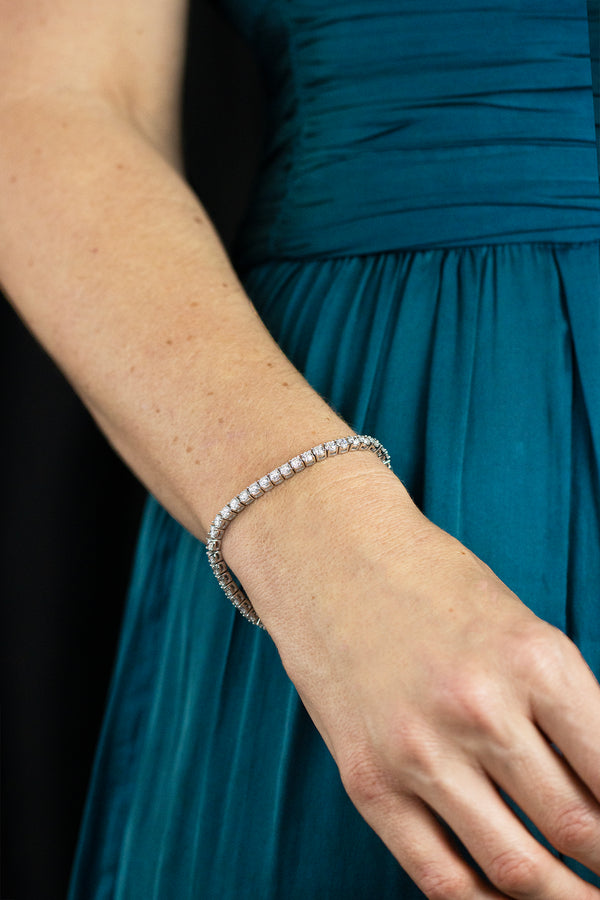 7.85 Carats Total Round Brilliant Cut Diamond Tennis Bracelet in White Gold