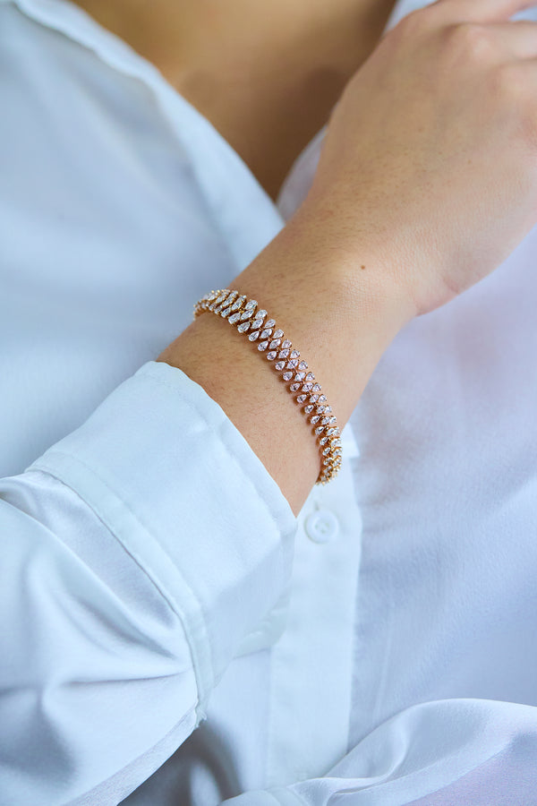 8.20 Carats Total Marquise & Pear Shape Diamond Fashion Bracelet in Rose Gold