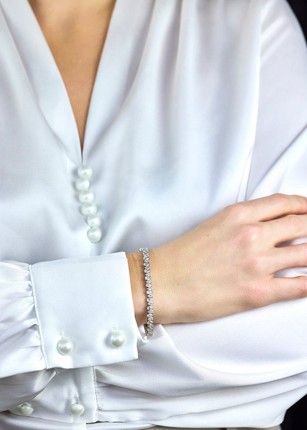 8.54 Carats Total Alternating Pear-Shaped Diamond Tennis Bracelet in White Gold