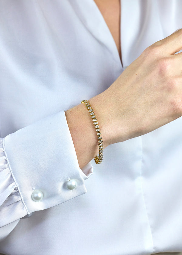 6.37 Carats Total Oval Cut Diamond Tennis Bracelet in Yellow Gold
