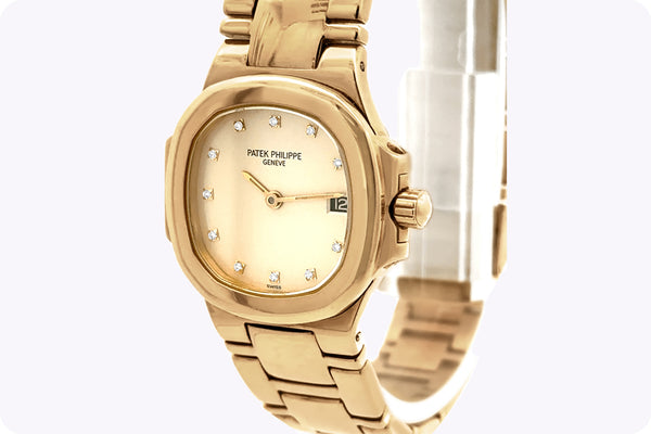1989 Patek Philippe Nautilus Wristwatch in Yellow Gold, Ref. 4700-051