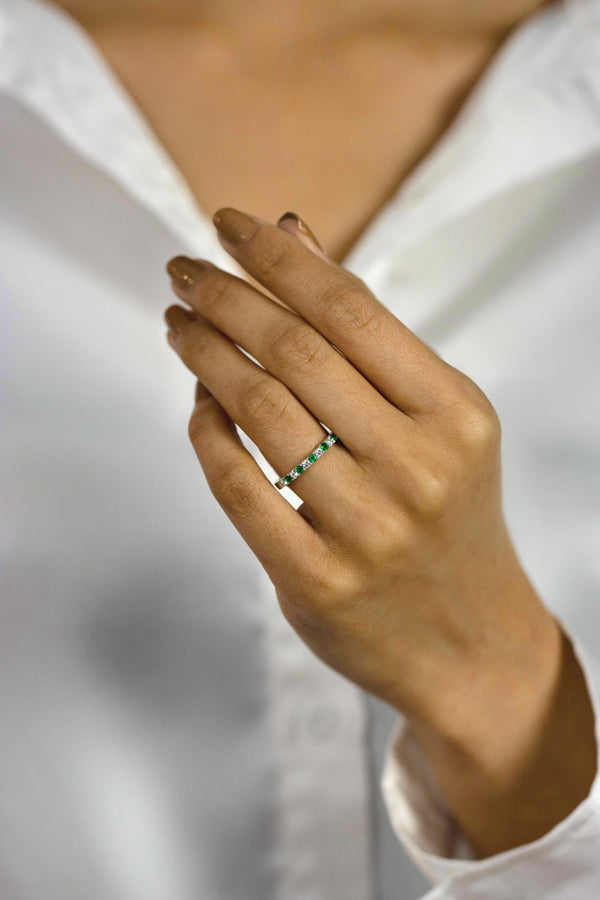 0.52 Carats Alternating Round Green Emerald and Diamond Half Eternity Wedding Band in White Gold