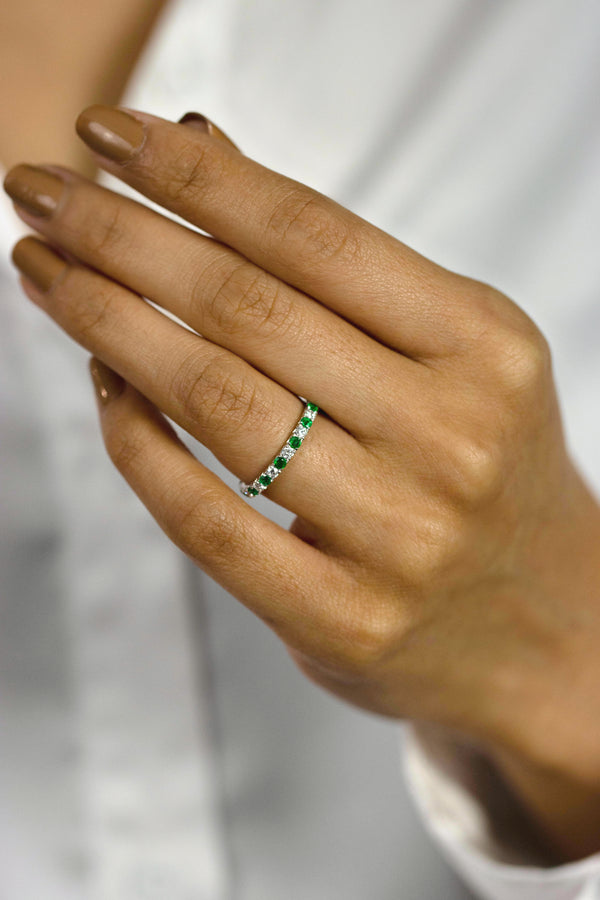 0.50 Carats Total Round Cut Alternating Emerald and Diamond Wedding Band in White Gold