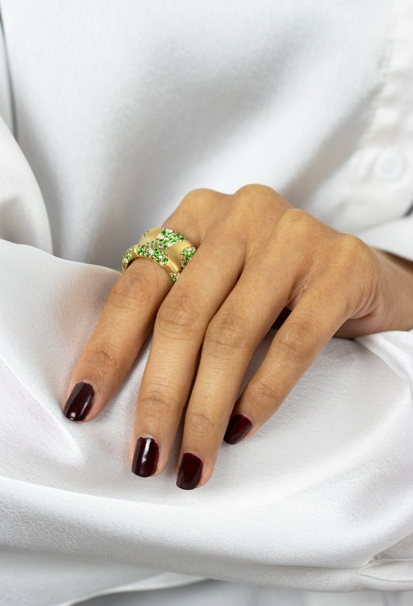 1.61 Carat Total Round Cut Tsavorite Garnet & Diamond Fashion Ring in Yellow Gold