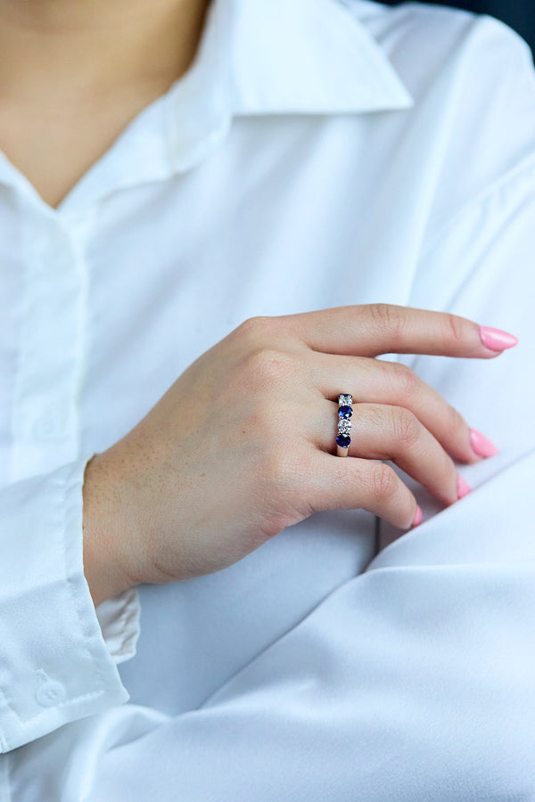 Elegant 2.56 carat round sapphire and diamond five-stone wedding band