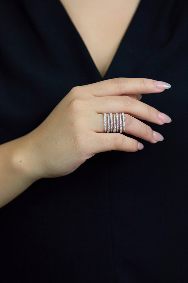 gorgeous swirl diamond ring