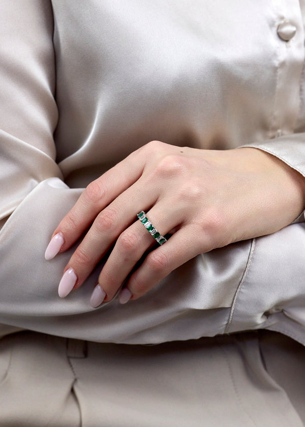 4.45 Carats Total Alternating Emerald-Cut Emerald and Diamond Wedding Band in Platinum