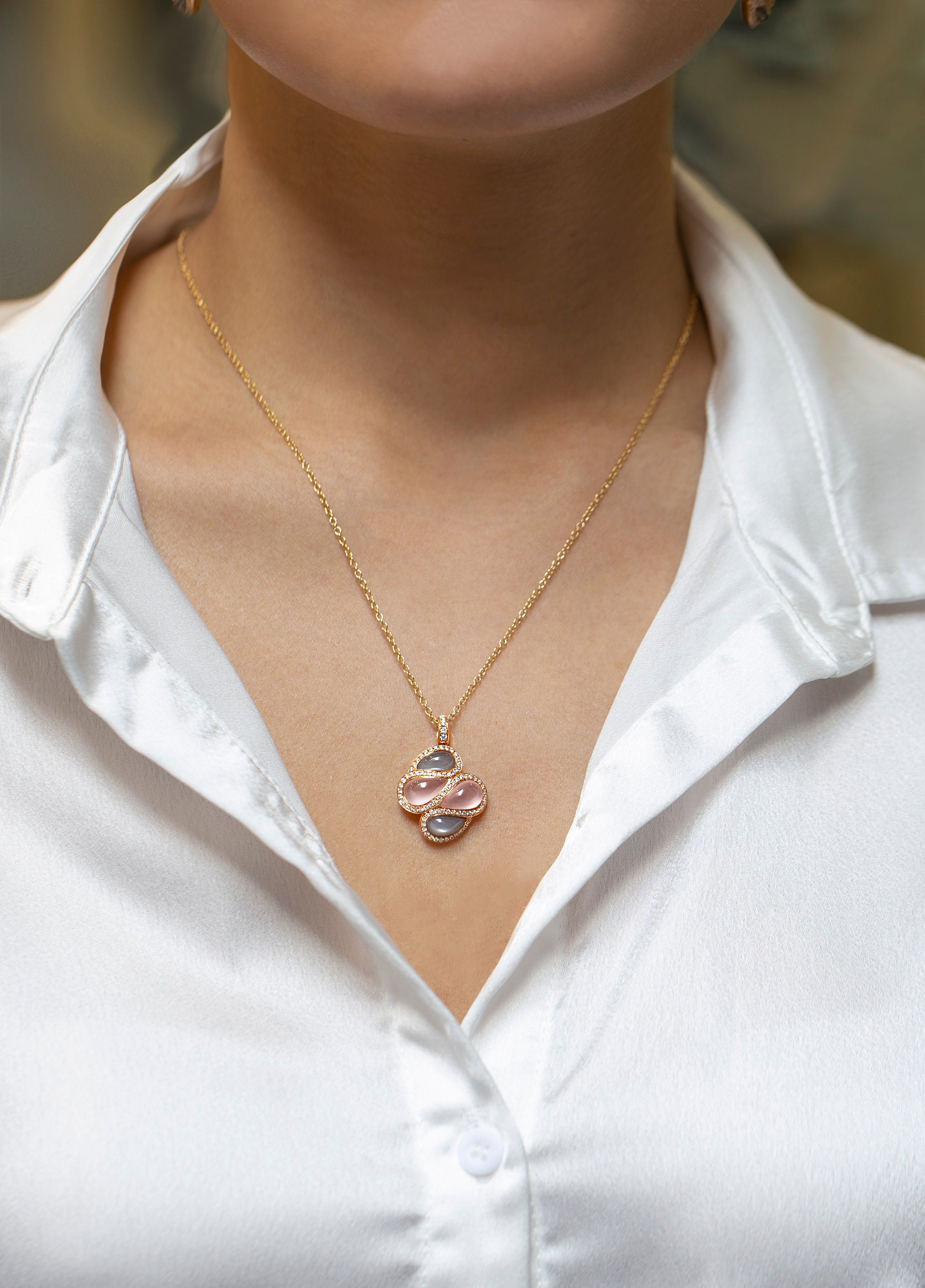 5.02 Carats Total Pear Shape Grey Moonstone & Rose Quartz Pendant Necklace in Two-Tone Gold