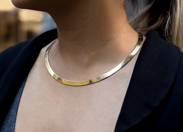 37.84 Grams Omega Chain Collar Necklace in Yellow Gold