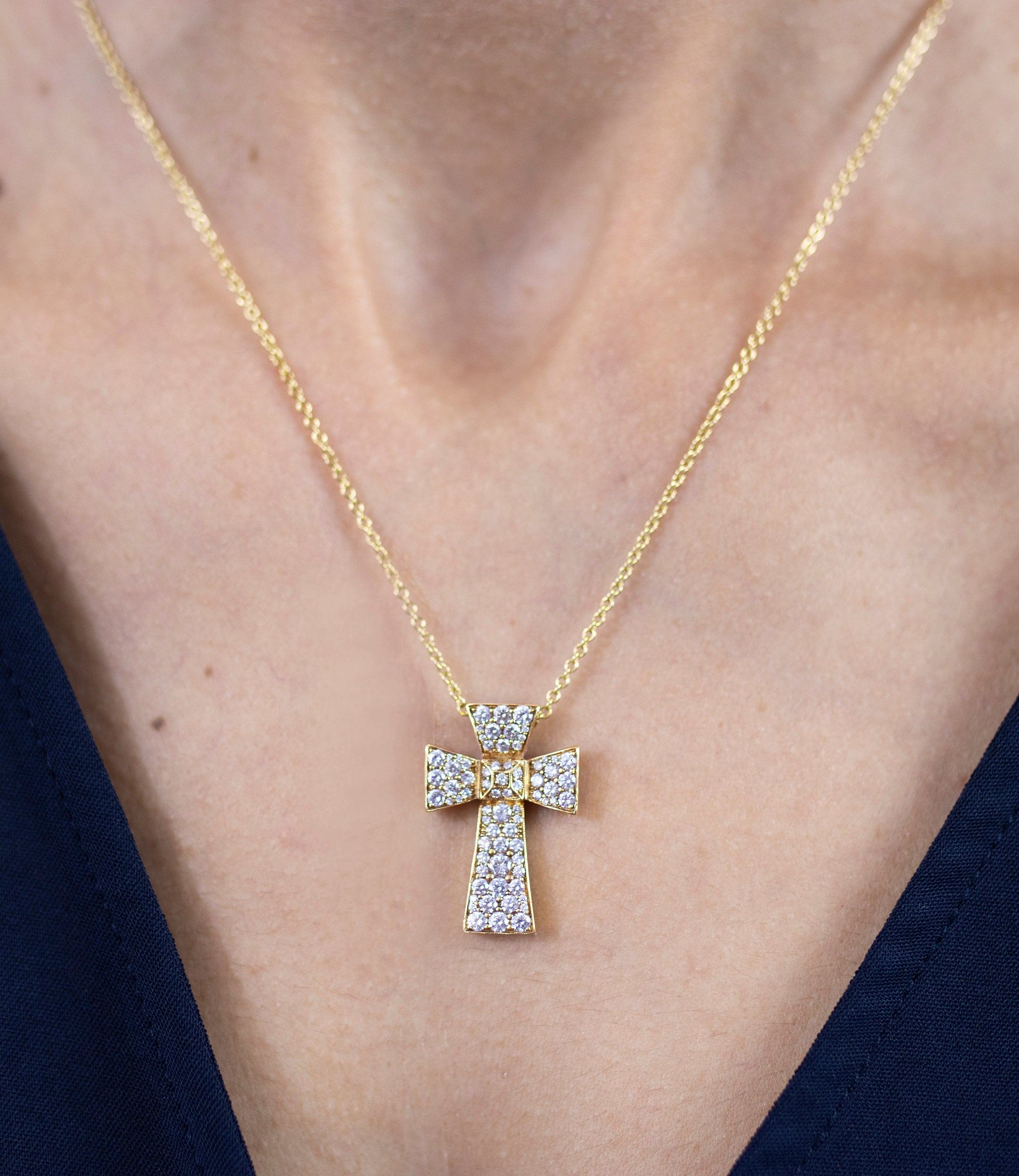 1.70 Carats Total Round Diamond Cross Pendant Necklace in Yellow Gold