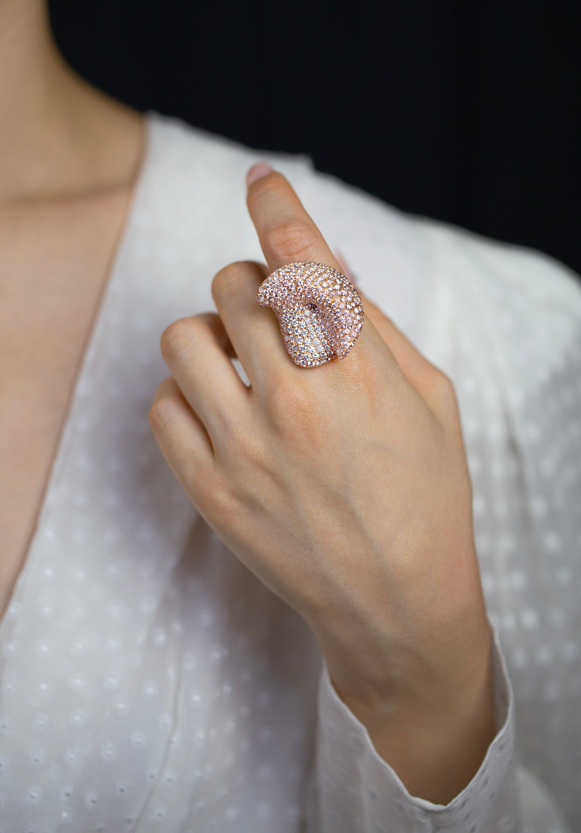 Palmiero 10.45 Carats Round Brilliant Cut Diamond Pavé Fashion Ring in Rose Gold