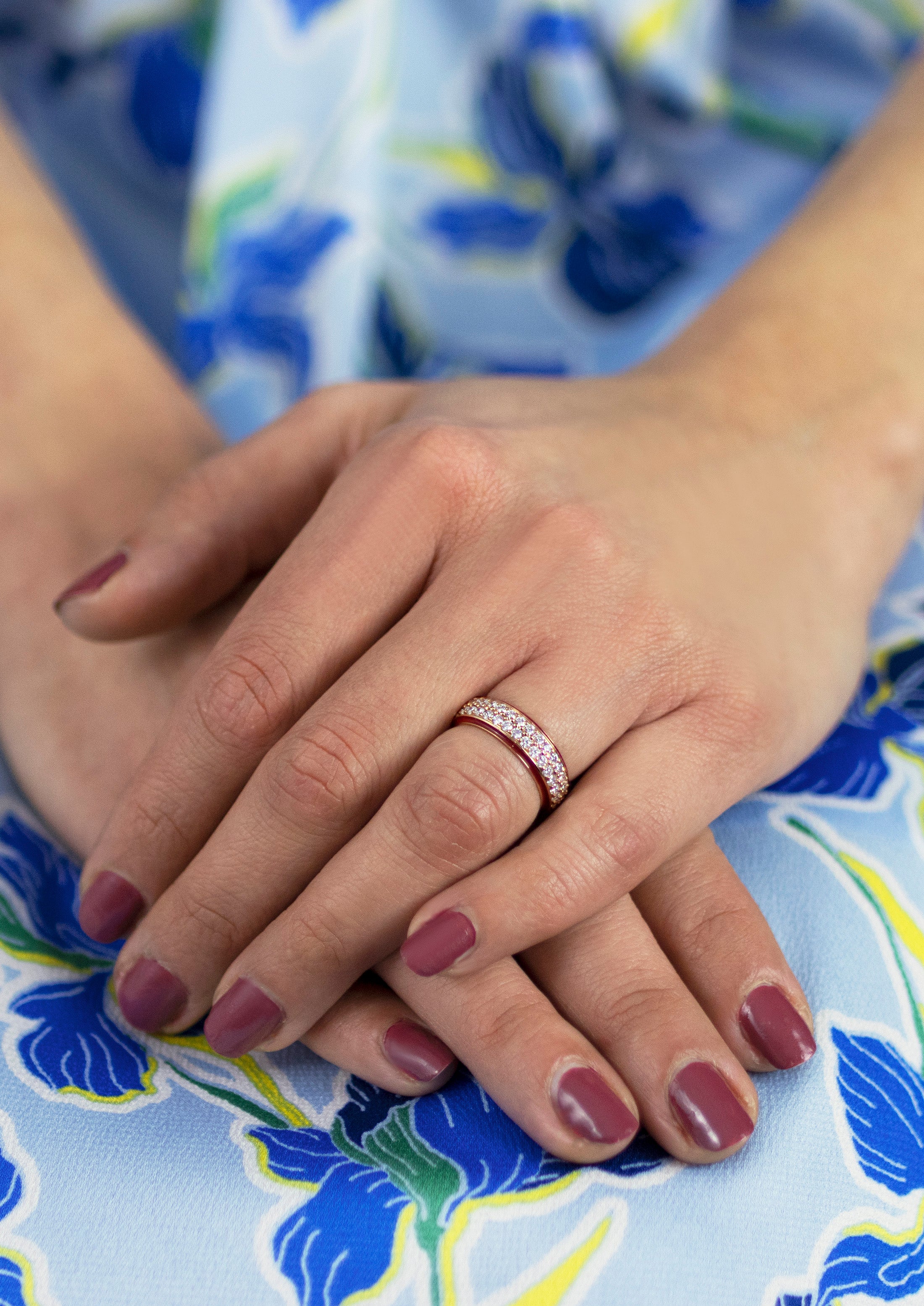 1.53 Carat Round Diamond Two-Row Red Enamel Wedding Band Ring in Rose Gold